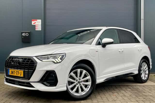 Audi Q3 (2021) thumbnail 1