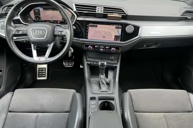 Audi Q3 (2021) thumbnail 3