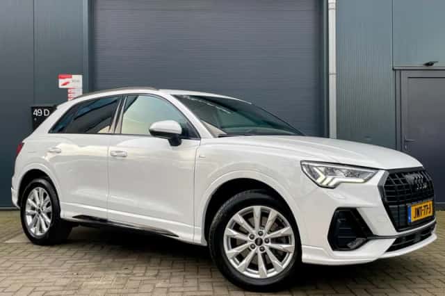 Audi Q3 (2021) thumbnail 6