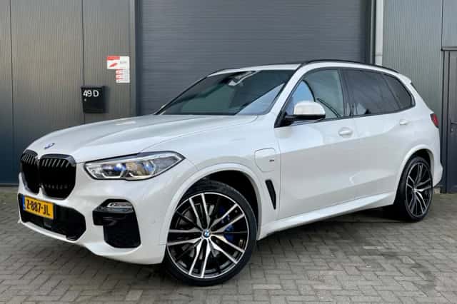 BMW X5 (2021) thumbnail 1