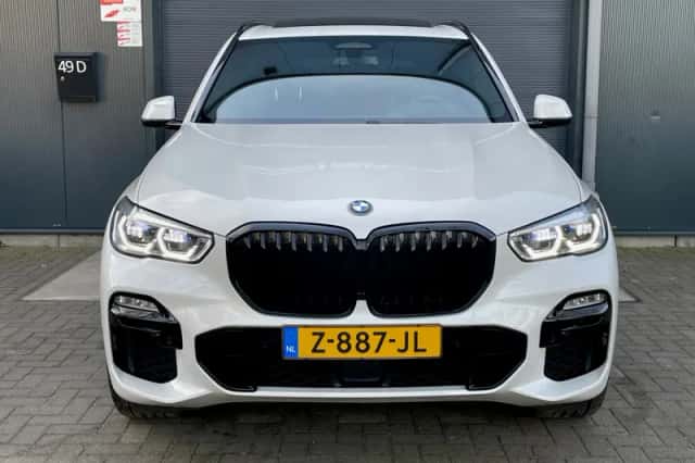 BMW X5 (2021) thumbnail 4