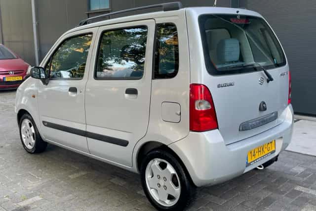 Suzuki Wagon R+ (2001) thumbnail 3