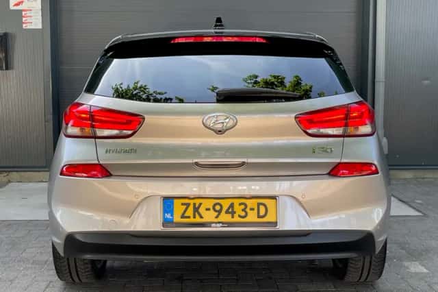 Hyundai i30 (2019) thumbnail 6