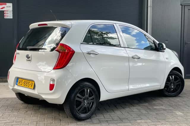Kia Picanto (2012) thumbnail 2
