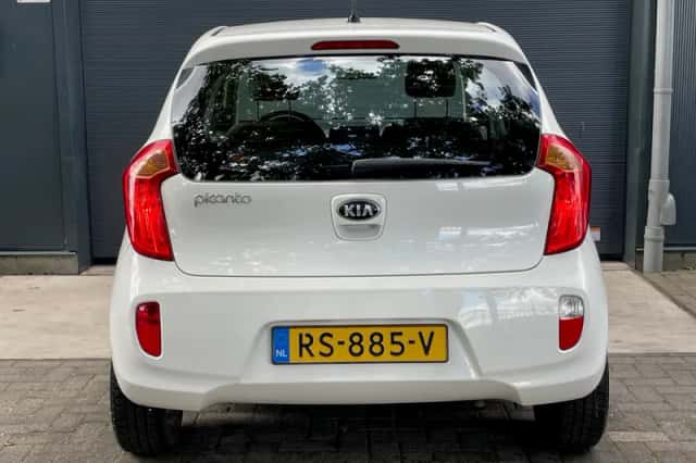 Kia Picanto (2012) thumbnail 5