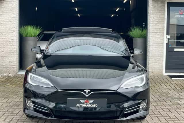 Tesla Model S (2018) thumbnail 2