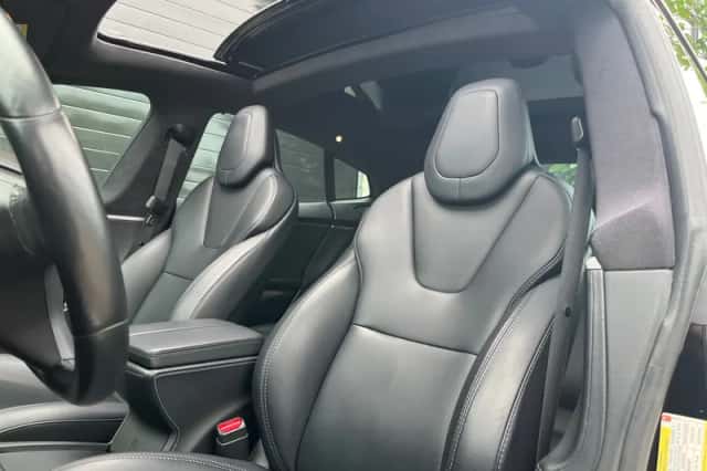 Tesla Model S (2018) thumbnail 6