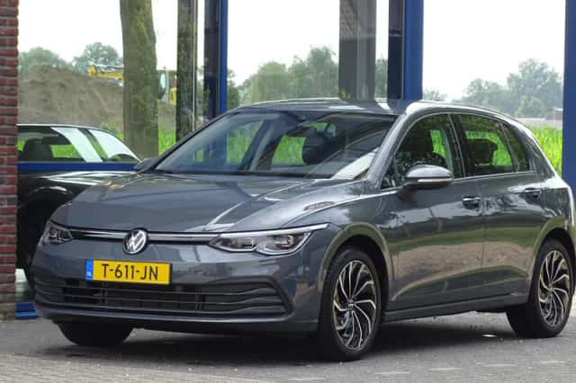 Volkswagen Golf (2023) thumbnail 1