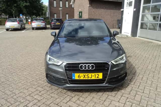 Audi A3 (2014) thumbnail 2
