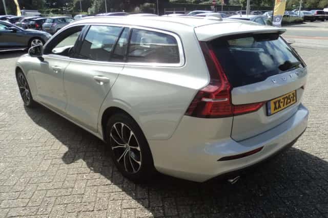 Volvo V60 (2019) thumbnail 5