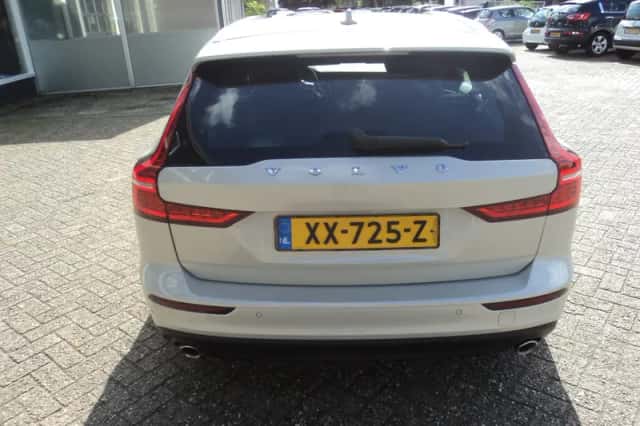 Volvo V60 (2019) thumbnail 6