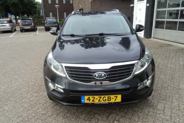 Kia Sportage (2012) thumbnail 2