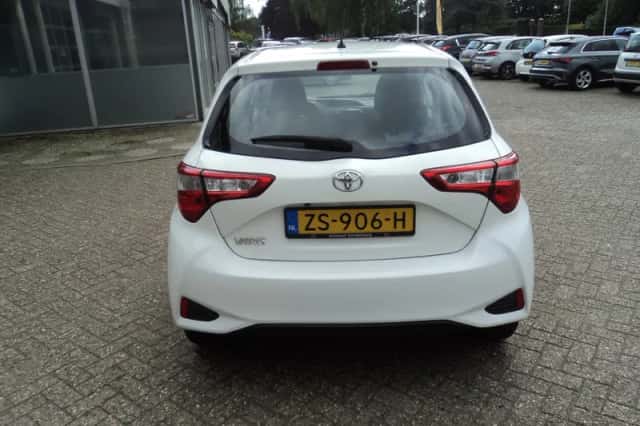 Toyota Yaris (2019) thumbnail 6
