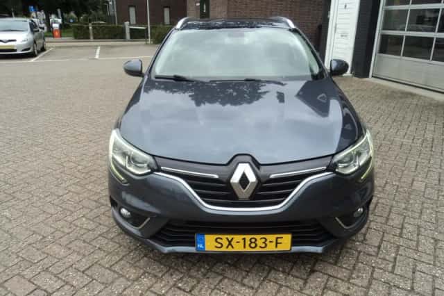 Renault Mégane (2018) thumbnail 2