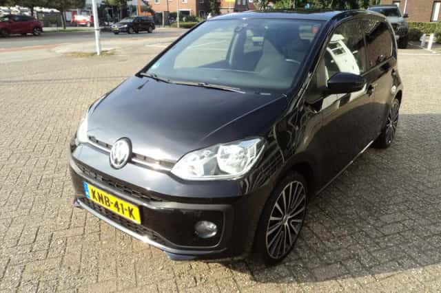 Volkswagen Up! (2017) thumbnail 3