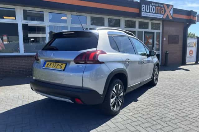 Peugeot 2008 (2017) thumbnail 5
