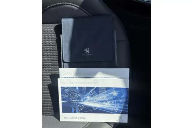 Peugeot 2008 (2018) thumbnail 6