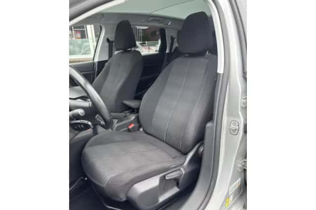 Peugeot 308 (2014) thumbnail 4