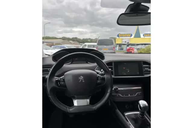Peugeot 308 (2014) thumbnail 6