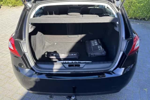 Peugeot 308 (2016) thumbnail 6