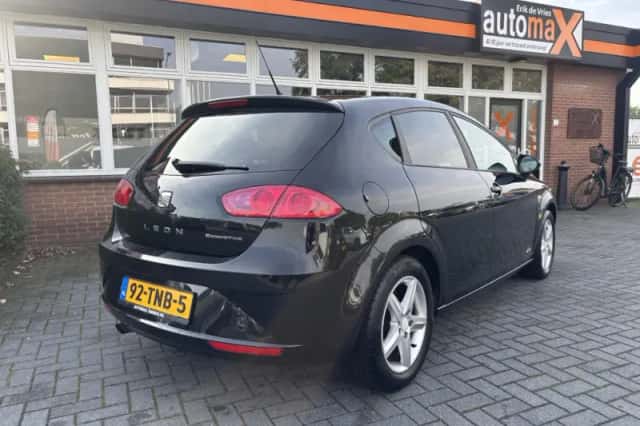 SEAT Leon (2012) thumbnail 2