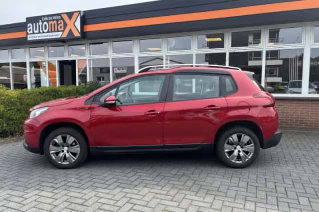 Peugeot 2008 (2018) thumbnail 2