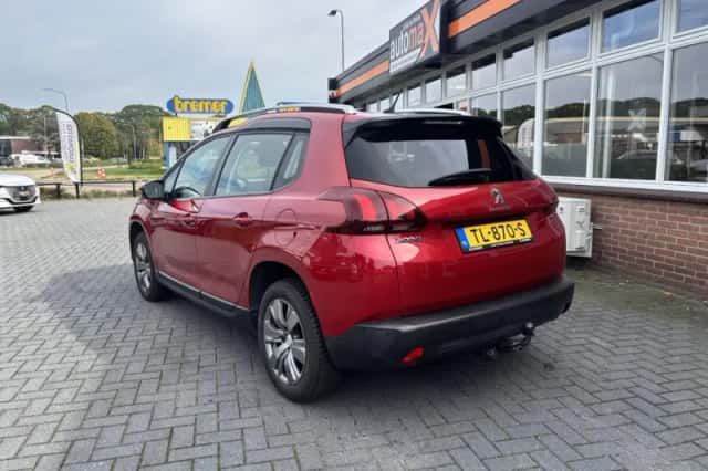Peugeot 2008 (2018) thumbnail 3