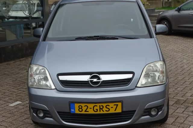 Opel Meriva (2008) thumbnail 3