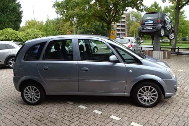Opel Meriva (2008) thumbnail 4