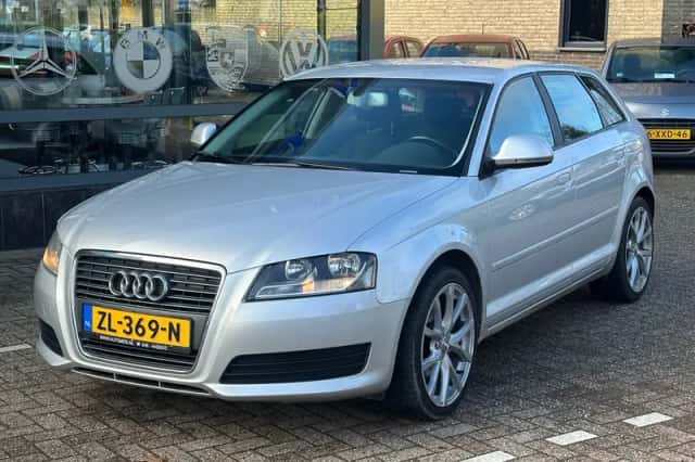 Audi A3 (2010) thumbnail 2