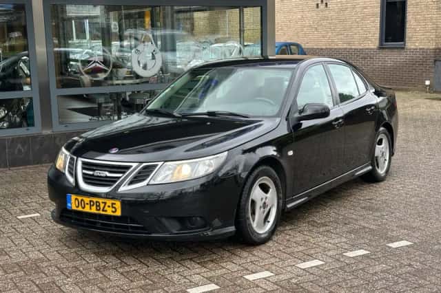 Saab 9-3 (2011) thumbnail 2