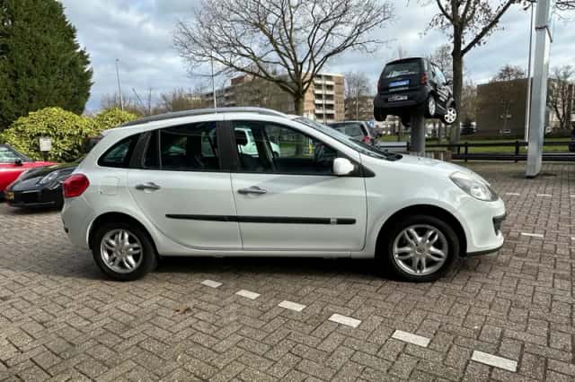 Renault Clio (2008) thumbnail 6
