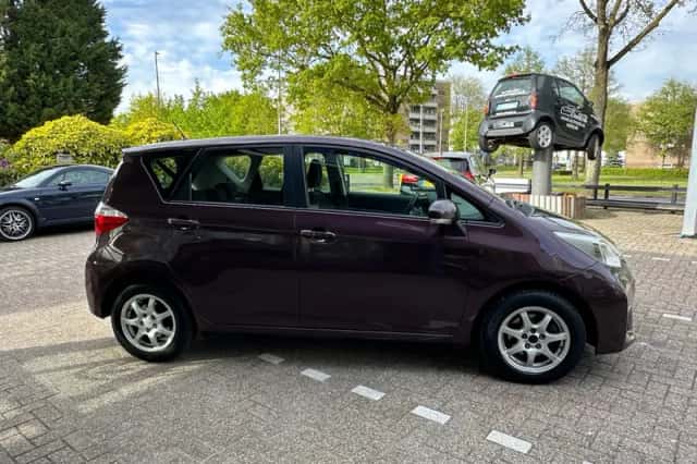 Toyota Verso (2011) thumbnail 6