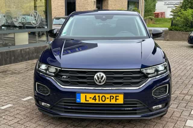 Volkswagen T-Roc (2020) thumbnail 3