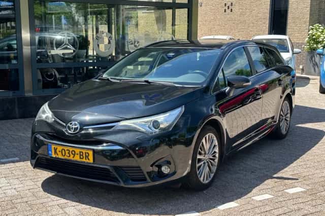 Toyota Avensis (2016) thumbnail 2