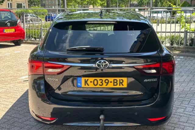 Toyota Avensis (2016) thumbnail 5
