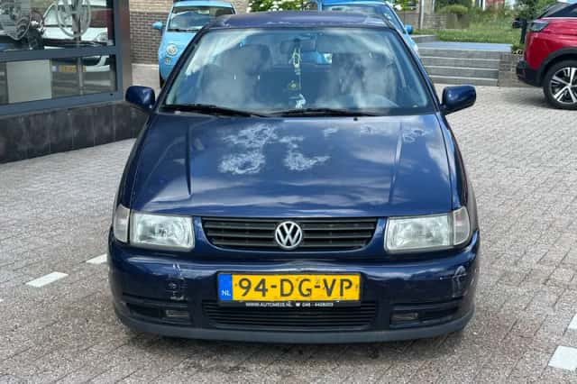 Volkswagen Polo (1999) thumbnail 3