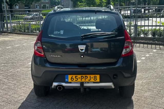 Dacia Sandero (2011) thumbnail 5