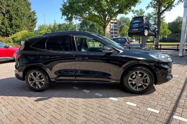 Ford Kuga (2020) thumbnail 6