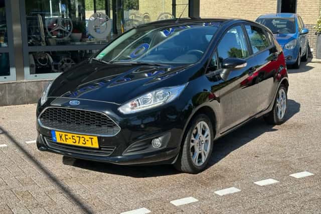 Ford Fiesta (2016) thumbnail 2