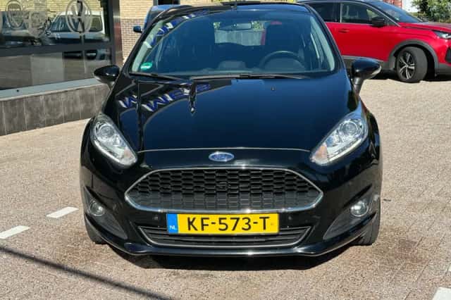 Ford Fiesta (2016) thumbnail 3