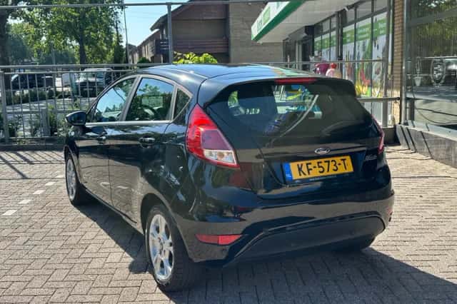 Ford Fiesta (2016) thumbnail 4