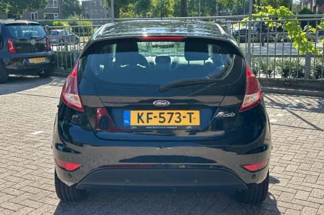 Ford Fiesta (2016) thumbnail 5