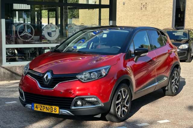 Renault Captur (2015) thumbnail 2