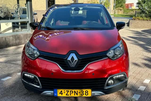 Renault Captur (2015) thumbnail 3