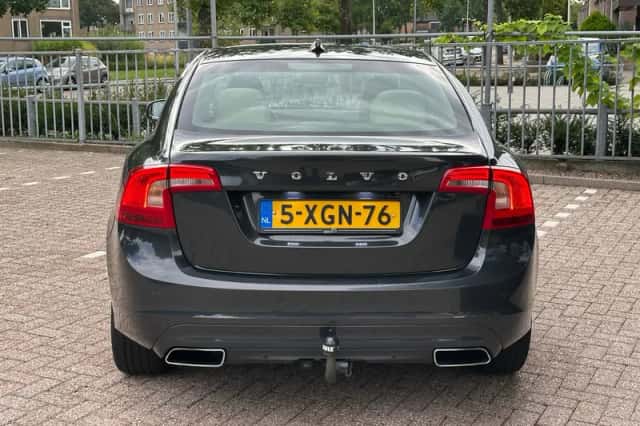 Volvo S60 (2014) thumbnail 4