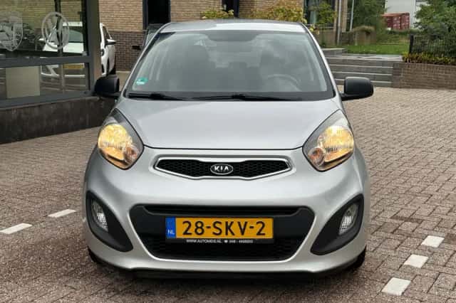 Kia Picanto (2011) thumbnail 3