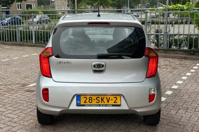 Kia Picanto (2011) thumbnail 5