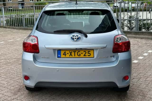 Toyota Auris (2011) thumbnail 5