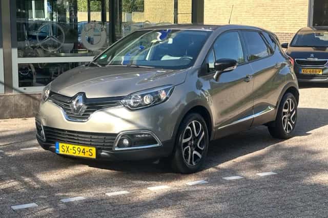 Renault Captur (2015) thumbnail 2